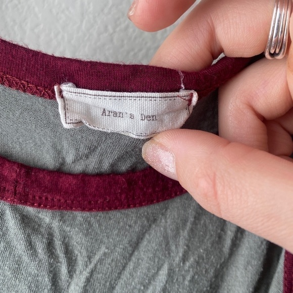 “Keep on dreaming” olive green/maroon tank - Picture 3 of 4